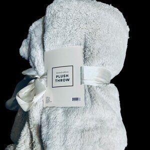 Plush and Cozy 50x60 Faux Fur Throw Blanket